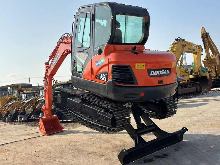 Used excavator doosan dx60 excavators earth-moving machinery doosan dx60 dx80 dx75 dx225 dh60 dh60-7for sale - Vikšrinis ekskavatorius: foto 5 Used excavator doosan dx60 excavators earth-moving machinery doosan dx60 dx80 dx75 dx225 dh60 dh60-7for sale - Vikšrinis ekskavatorius: foto 5