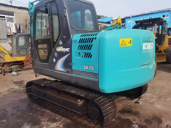 Used excavator kobelco sk75-8, second hand 7tons good Quality Kobelco sk75 excavator Sk75-8 Japan SK75-8 crawler excavat - Mini ekskavatorius: foto 3 Used excavator kobelco sk75-8, second hand 7tons good Quality Kobelco sk75 excavator Sk75-8 Japan SK75-8 crawler excavat - Mini ekskavatorius: foto 3