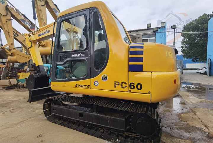 Used komatsu Pc60-7 Crawler Excavator 6 Ton Excavator In Shanghai China For Sale PC 60 60-7 PC60 PC78 excavator - Vikšrinis ekskavatorius: foto 3 Used komatsu Pc60-7 Crawler Excavator 6 Ton Excavator In Shanghai China For Sale PC 60 60-7 PC60 PC78 excavator - Vikšrinis ekskavatorius: foto 3