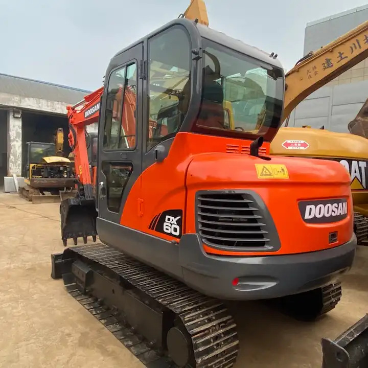 Dx60 dx55 ON SALE Doosan 6ton dx60 Used excavator in stock - Vikšrinis ekskavatorius: foto 2 Dx60 dx55 ON SALE Doosan 6ton dx60 Used excavator in stock - Vikšrinis ekskavatorius: foto 2