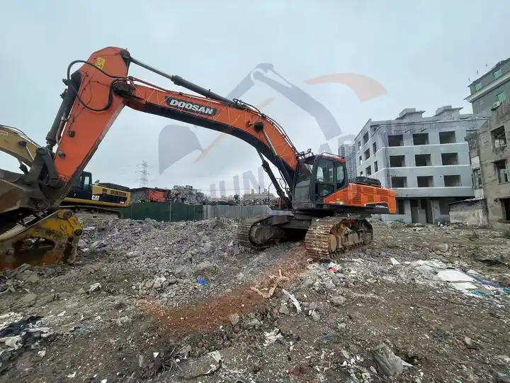 New arrival Used Doosan excavator DX520LC-9C in good condition for sale in good condition - Vikšrinis ekskavatorius: foto 4 New arrival Used Doosan excavator DX520LC-9C in good condition for sale in good condition - Vikšrinis ekskavatorius: foto 4