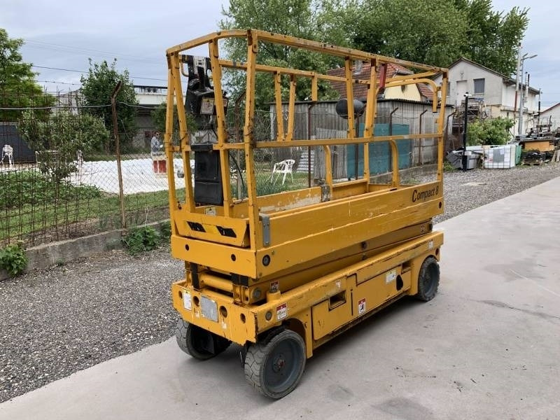 Haulotte Compact 8 - 8m, electric - Žirklinis keltuvas: foto 2 Haulotte Compact 8 - 8m, electric - Žirklinis keltuvas: foto 2