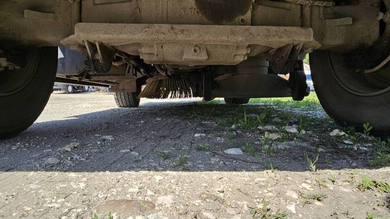 Mfh 5500 sweeper - with air conditionier - Gatvių šlavimo mašina: foto 5 Mfh 5500 sweeper - with air conditionier - Gatvių šlavimo mašina: foto 5