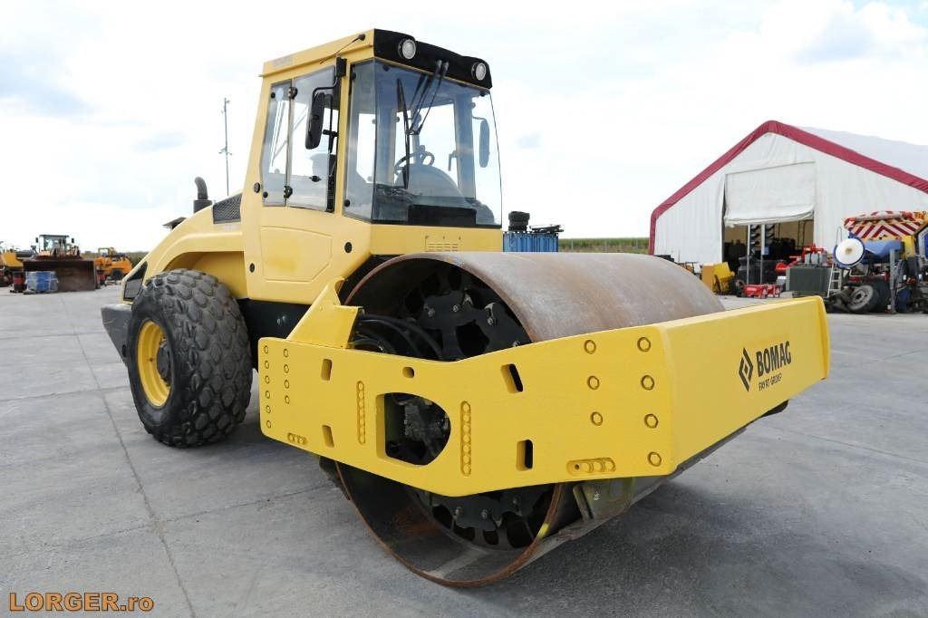 Bomag BW 219 D H-4 - Kompaktorius: foto 4 Bomag BW 219 D H-4 - Kompaktorius: foto 4