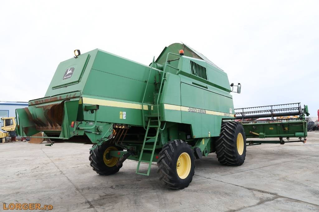 John Deere 2266 E - Derliaus nuėmimo kombainas: foto 2 John Deere 2266 E - Derliaus nuėmimo kombainas: foto 2