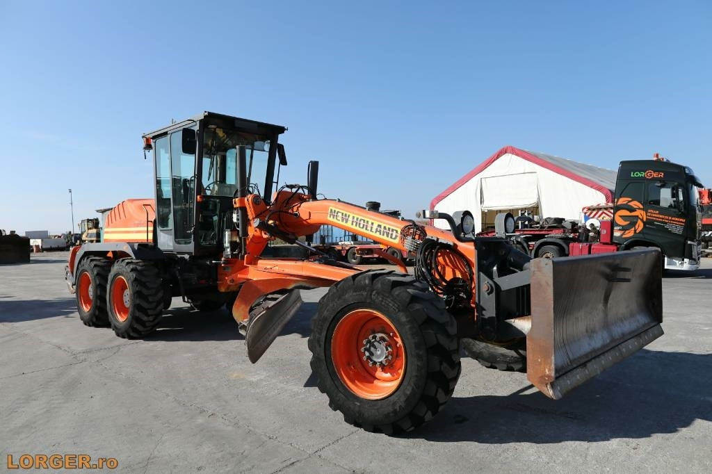 New Holland F 156.6 A with 3D GPS System - Greideris: foto 1 New Holland F 156.6 A with 3D GPS System - Greideris: foto 1