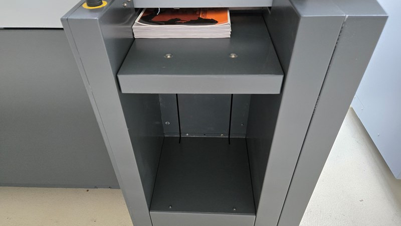 Horizon HT-30 C | 2012 | 4,7 Mio - Popieriaus pjaustymo mašina: foto 2 Horizon HT-30 C | 2012 | 4,7 Mio - Popieriaus pjaustymo mašina: foto 2