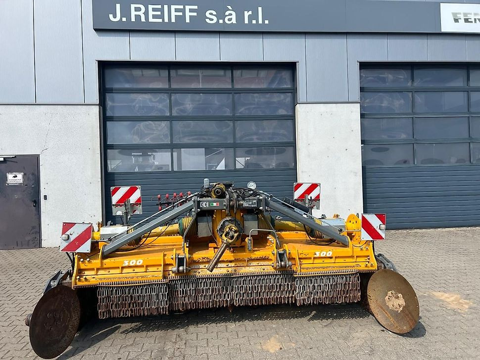 J.Reiff Sarl
Herr Stefan Neukirch - 77 Z.I in den - Žemės dirbimo technika: foto 1 J.Reiff Sarl
Herr Stefan Neukirch - 77 Z.I in den - Žemės dirbimo technika: foto 1