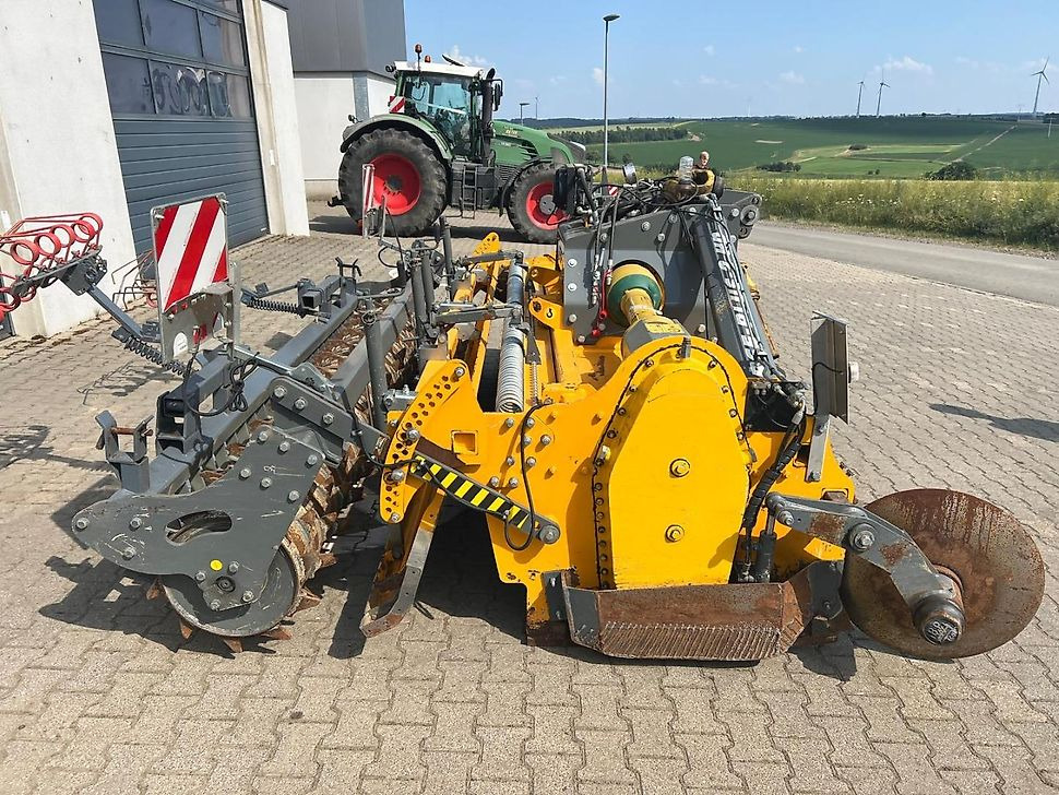 J.Reiff Sarl
Herr Stefan Neukirch - 77 Z.I in den - Žemės dirbimo technika: foto 3 J.Reiff Sarl
Herr Stefan Neukirch - 77 Z.I in den - Žemės dirbimo technika: foto 3