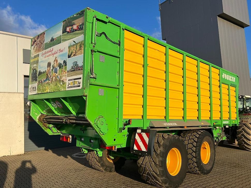 J.Reiff Sarl
Herr Stefan Neukirch - 77 Z.I in den - Traktorinė priekaba: foto 5 J.Reiff Sarl
Herr Stefan Neukirch - 77 Z.I in den - Traktorinė priekaba: foto 5