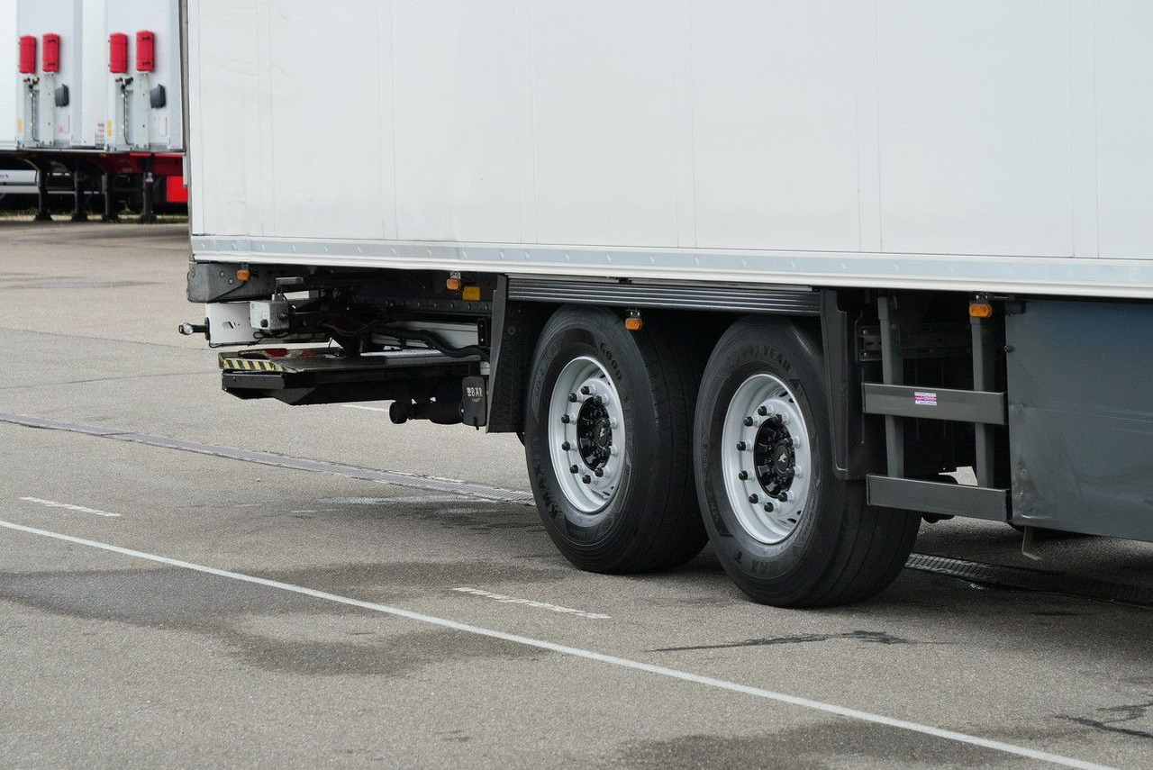 Schmitz Cargobull SKO 18 /BI TEMP / LBW BÄR / FP45 /VECTOR 1950 MT - Refrižeratorius puspriekabė: foto 5 Schmitz Cargobull SKO 18 /BI TEMP / LBW BÄR / FP45 /VECTOR 1950 MT - Refrižeratorius puspriekabė: foto 5