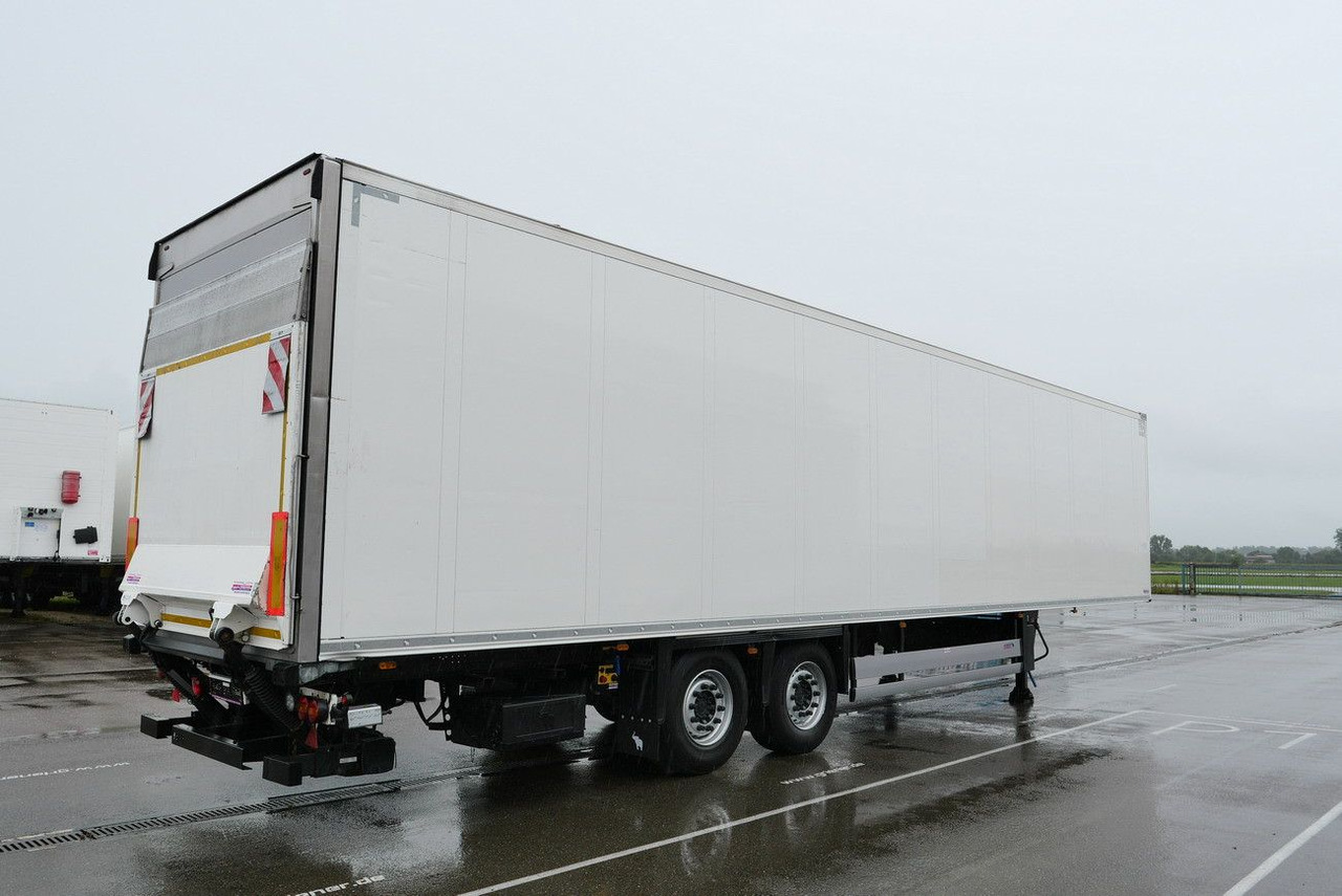 Schmitz Cargobull SKO 18 /LBW BÄR 2500 kg / CARRIER 1550 / LIFT - Refrižeratorius puspriekabė: foto 2 Schmitz Cargobull SKO 18 /LBW BÄR 2500 kg / CARRIER 1550 / LIFT - Refrižeratorius puspriekabė: foto 2