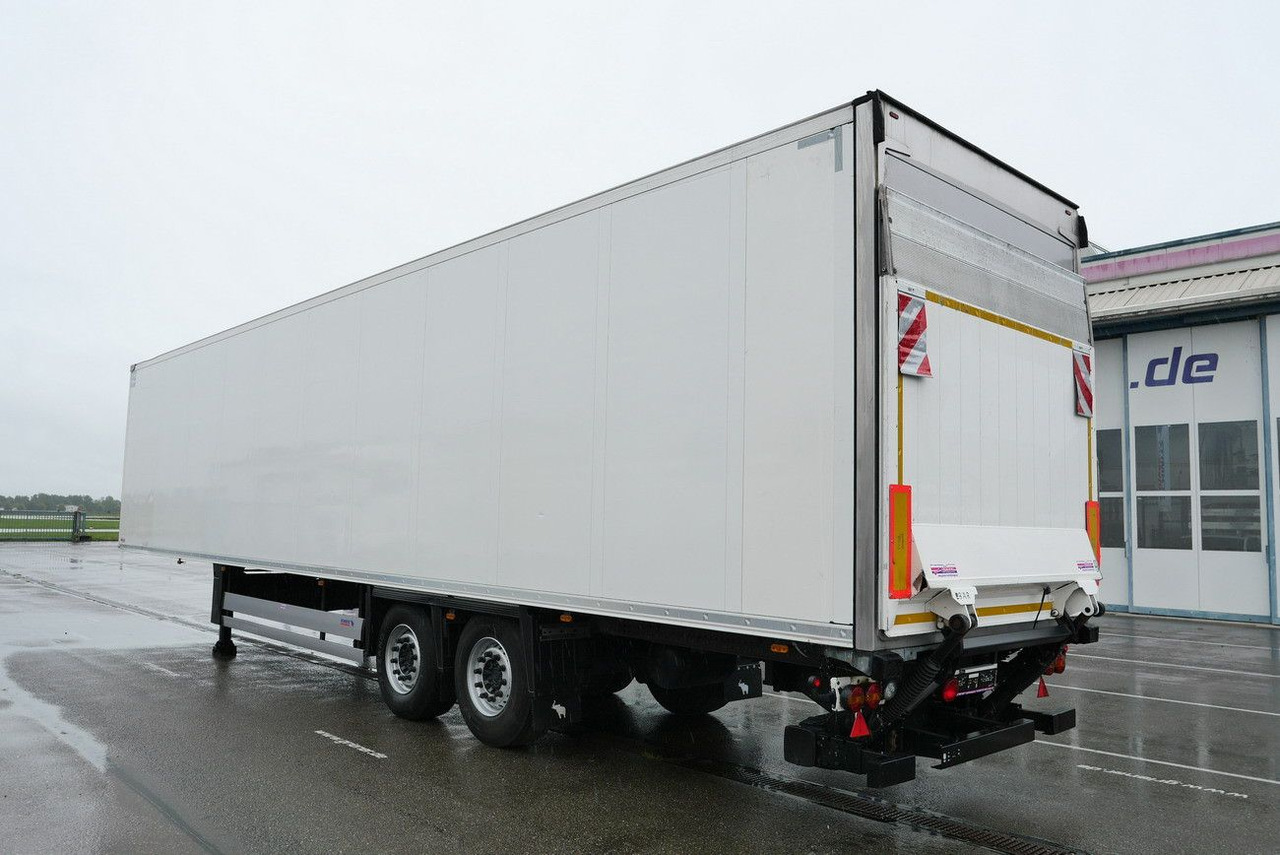 Schmitz Cargobull SKO 18 /LBW BÄR 2500 kg / CARRIER 1550 / LIFT - Refrižeratorius puspriekabė: foto 1 Schmitz Cargobull SKO 18 /LBW BÄR 2500 kg / CARRIER 1550 / LIFT - Refrižeratorius puspriekabė: foto 1