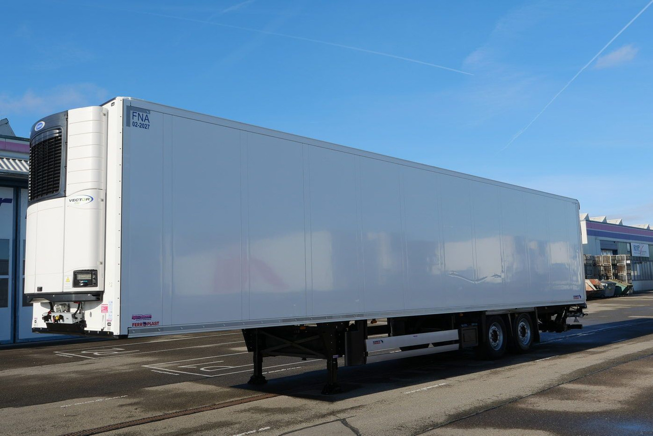 Schmitz Cargobull SKO 18 /LBW BÄR 2500 kg / CARRIER 1550 / ROLLTOR - Furgonas puspriekabė: foto 3 Schmitz Cargobull SKO 18 /LBW BÄR 2500 kg / CARRIER 1550 / ROLLTOR - Furgonas puspriekabė: foto 3