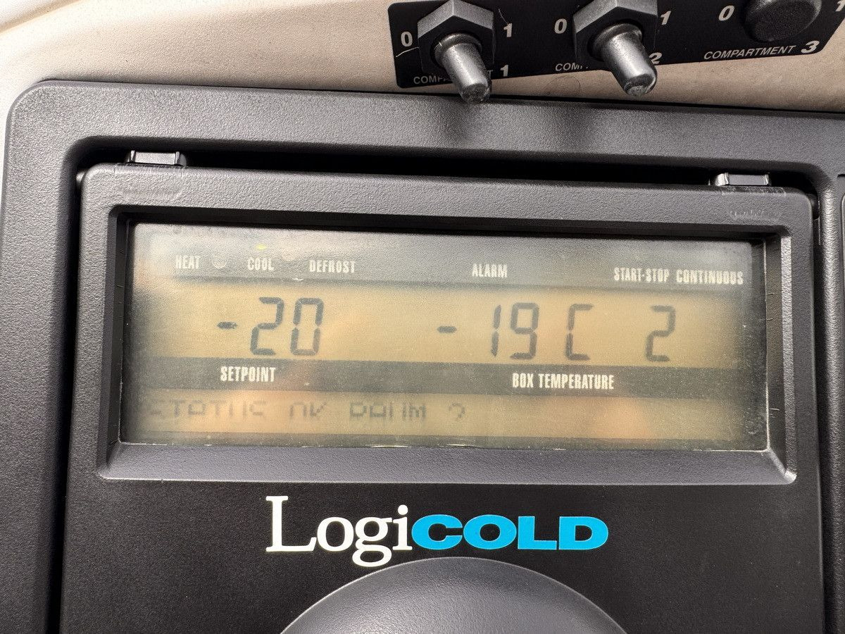 Schmitz Cargobull SKO 24/ BI TEMP CARRIER VEC 1950 MT /DS/LBW !!!! - Refrižeratorius puspriekabė: foto 5 Schmitz Cargobull SKO 24/ BI TEMP CARRIER VEC 1950 MT /DS/LBW !!!! - Refrižeratorius puspriekabė: foto 5