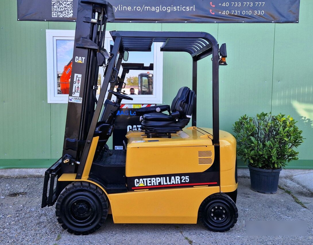 Krautuvas su šakėmis Caterpillar EP25: foto 7