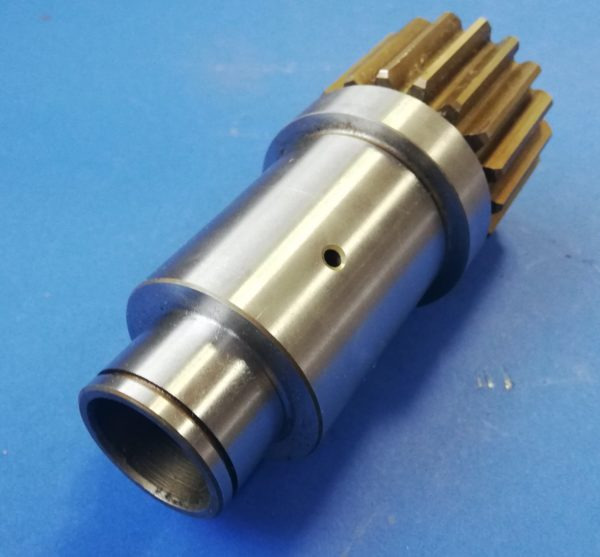 010430A Bobcat 325 Schwenkmotorwelle - Posūkio reduktorius - Statybinė technika: foto 1 010430A Bobcat 325 Schwenkmotorwelle - Posūkio reduktorius - Statybinė technika: foto 1