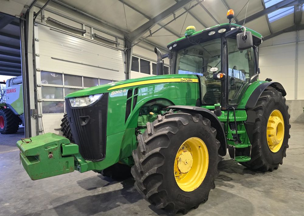 John Deere 8260R - Traktorius: foto 1 John Deere 8260R - Traktorius: foto 1