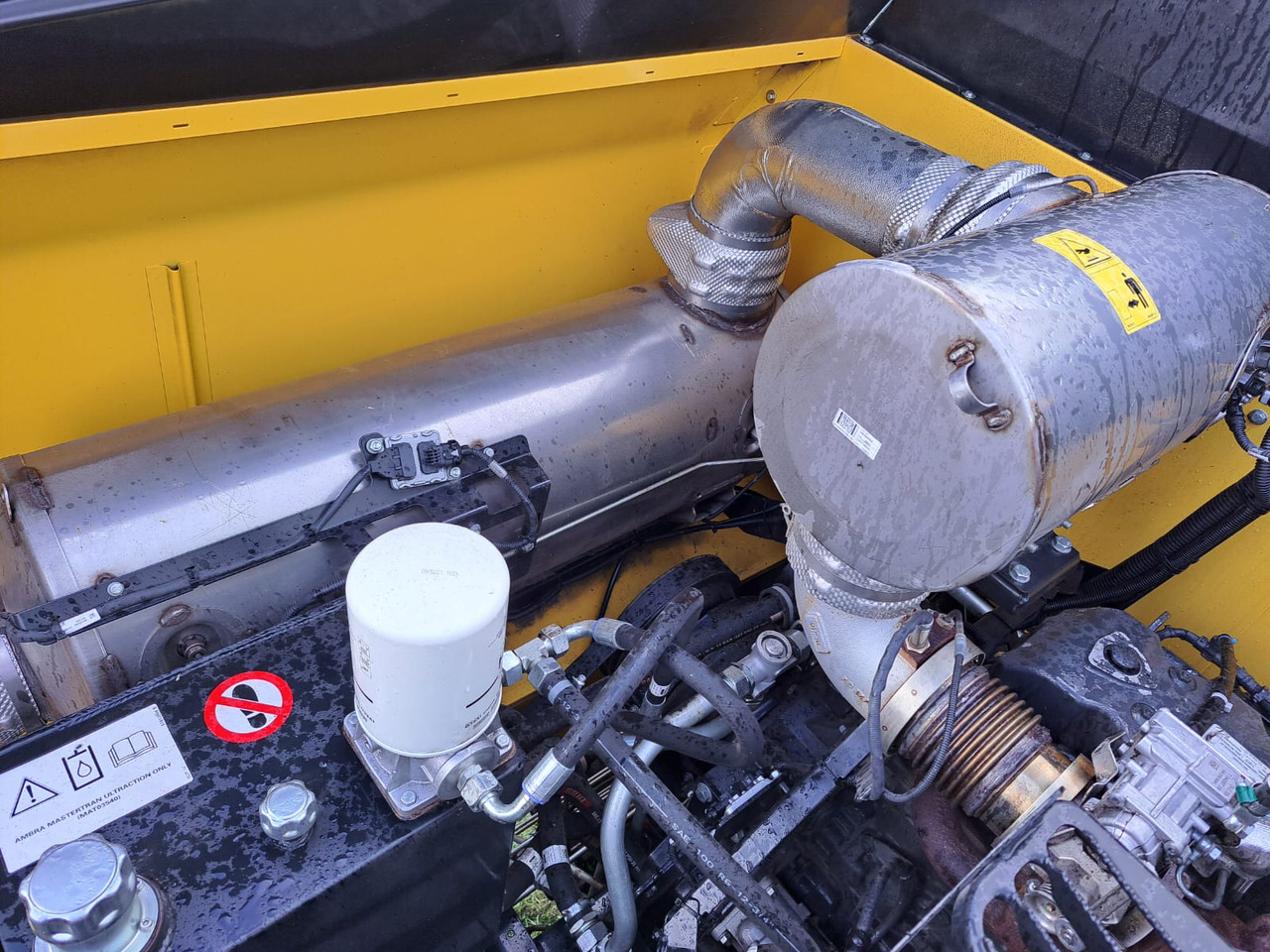 NEW HOLLAND TC 5.90 - Derliaus nuėmimo kombainas: foto 5 NEW HOLLAND TC 5.90 - Derliaus nuėmimo kombainas: foto 5