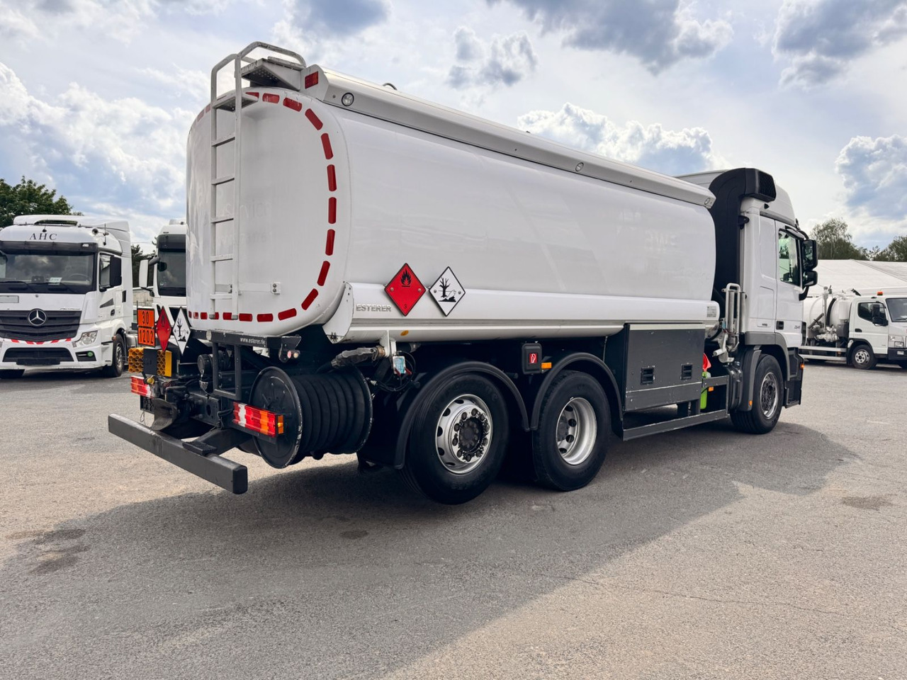Mercedes-Benz Actros 2541 Tankwagen - Autocisterna: foto 4 Mercedes-Benz Actros 2541 Tankwagen - Autocisterna: foto 4