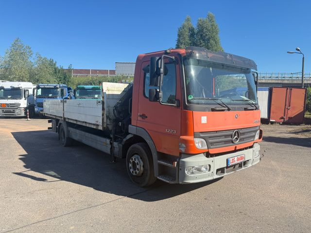 Mercedes-Benz Atego 1223 mit Kran MKG HLK 76 - Platforminis/ Bortinis sunkvežimis, Sunkvežimis su kranu: foto 2 Mercedes-Benz Atego 1223 mit Kran MKG HLK 76 - Platforminis/ Bortinis sunkvežimis, Sunkvežimis su kranu: foto 2