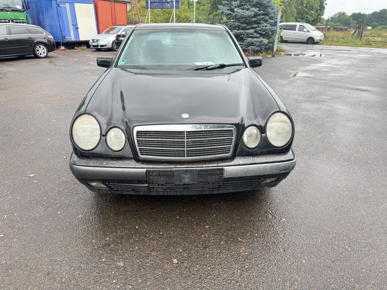 Mercedes-Benz E 200 - Sedanas: foto 2 Mercedes-Benz E 200 - Sedanas: foto 2