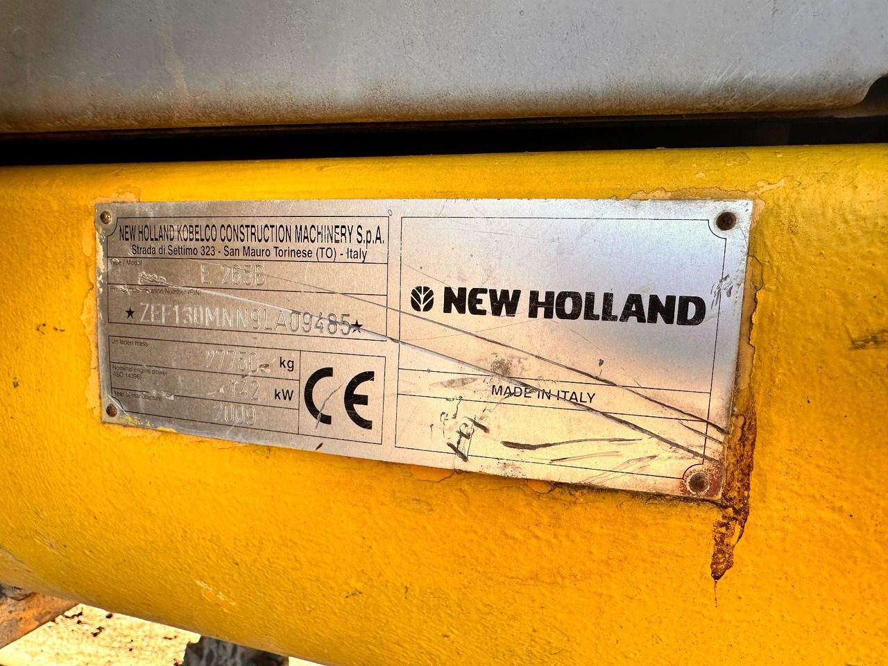 Vikšrinis ekskavatorius New Holland E 265 B: foto 12