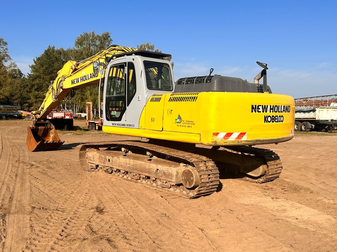 Vikšrinis ekskavatorius New Holland E 265 B: foto 8