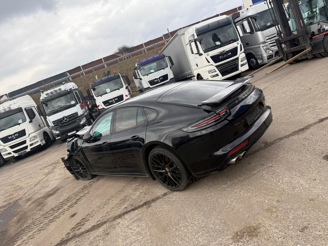 Porsche Panamera 4 S Diesel UNFALL!! - Lengvasis automobilis: foto 3 Porsche Panamera 4 S Diesel UNFALL!! - Lengvasis automobilis: foto 3