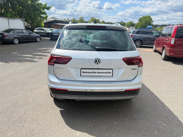 Volkswagen Tiguan Highline BMT/Start-Stopp 4Motion - Visureigis: foto 4 Volkswagen Tiguan Highline BMT/Start-Stopp 4Motion - Visureigis: foto 4