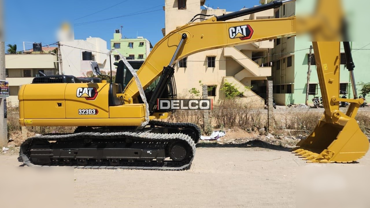 CATERPILLAR 323D3 - Vikšrinis ekskavatorius: foto 2 CATERPILLAR 323D3 - Vikšrinis ekskavatorius: foto 2