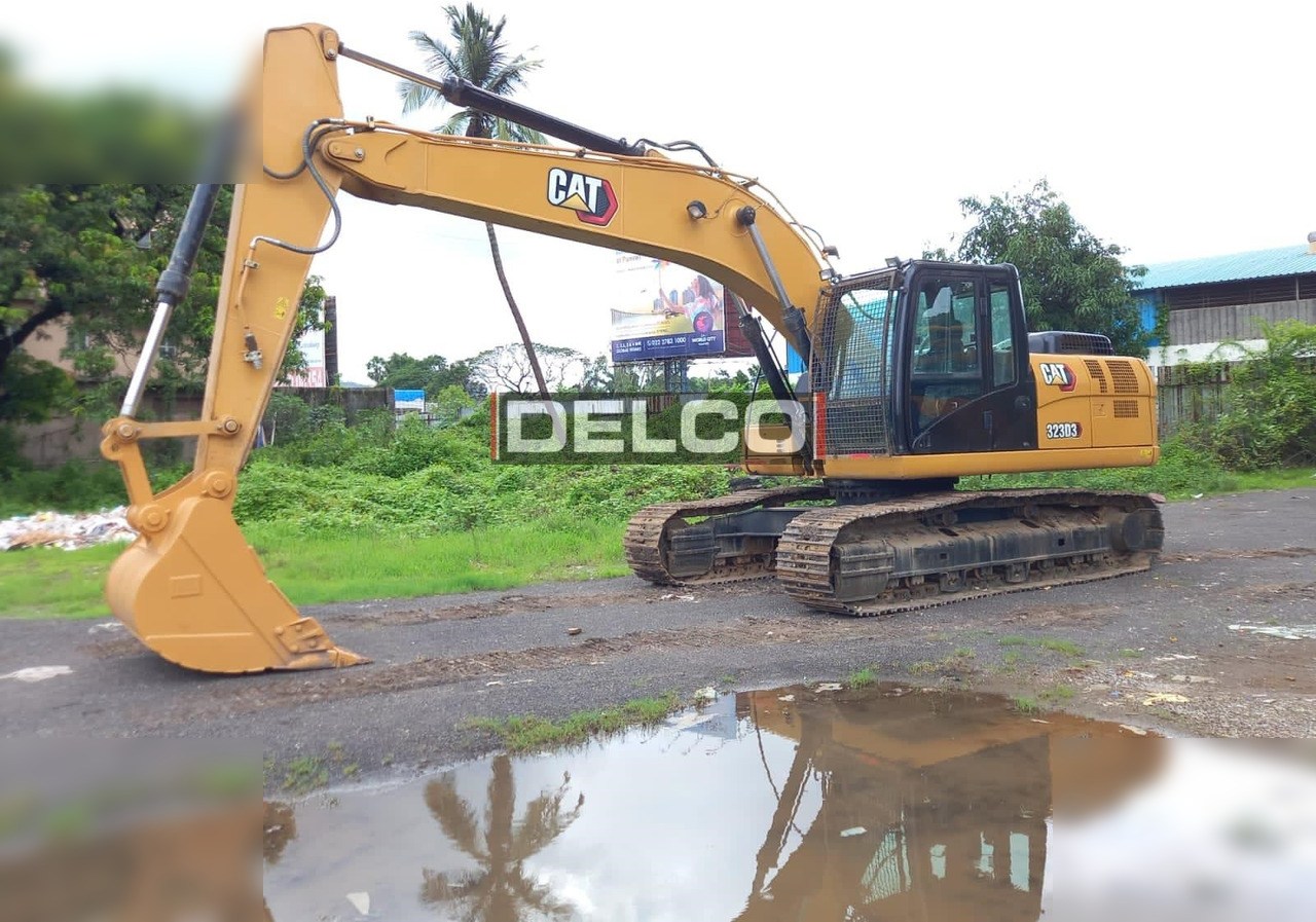 CATERPILLAR 323D3 - Vikšrinis ekskavatorius: foto 3 CATERPILLAR 323D3 - Vikšrinis ekskavatorius: foto 3