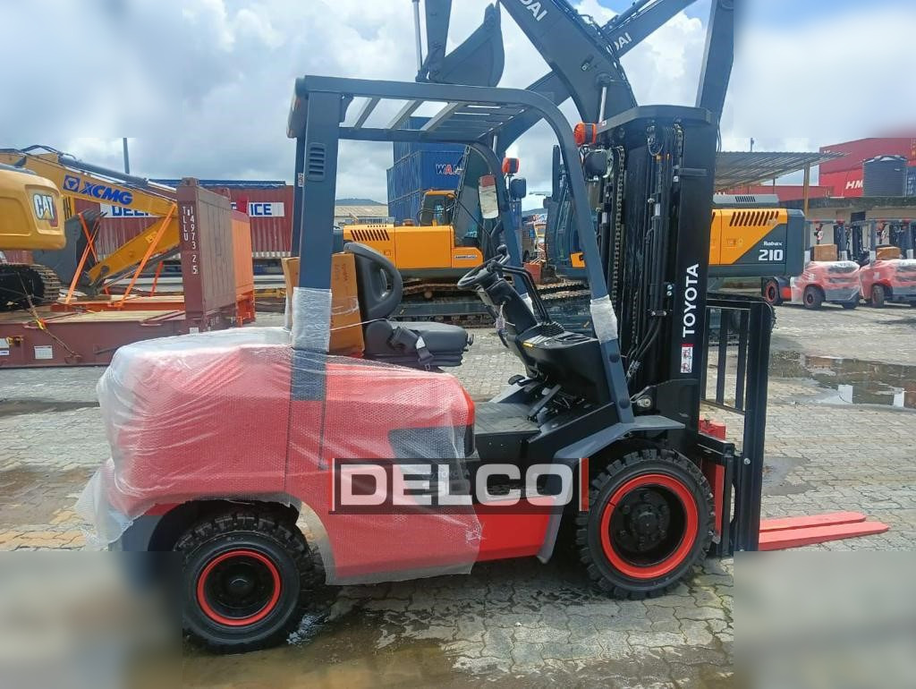 TOYOTA FDZN30 - Šakinis krautuvas: foto 1 TOYOTA FDZN30 - Šakinis krautuvas: foto 1