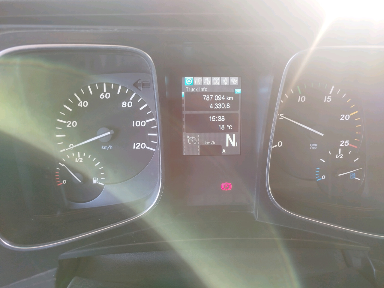 Mercedes Actros 1848 - Vilkikas: foto 2 Mercedes Actros 1848 - Vilkikas: foto 2