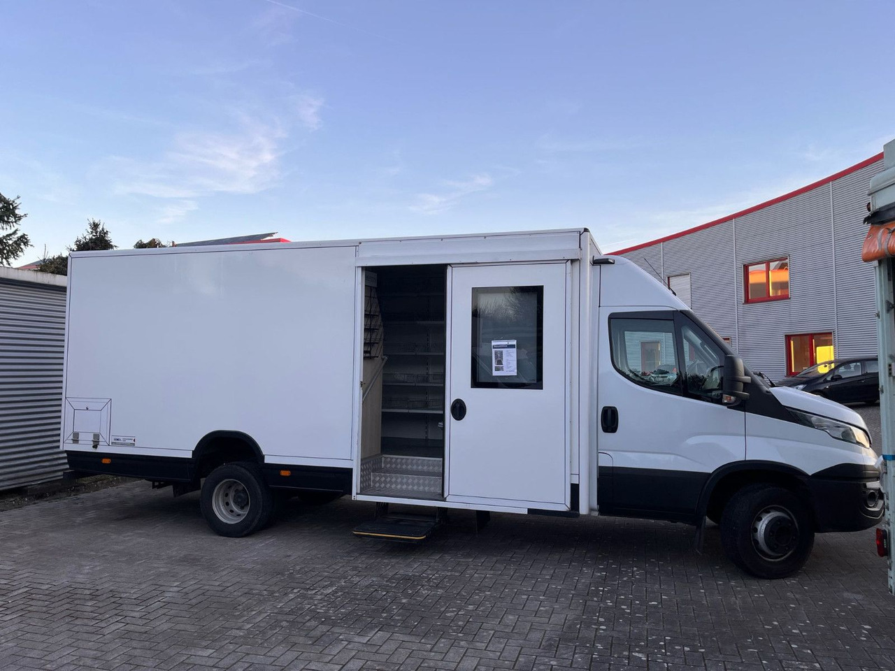 Iveco Daily SB Mobil - Autoparduotuvė: foto 1 Iveco Daily SB Mobil - Autoparduotuvė: foto 1