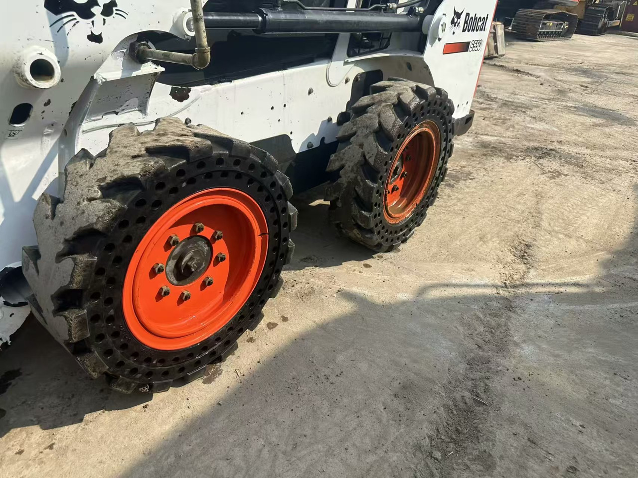 Bobcat S550 - Mini krautuvas: foto 5 Bobcat S550 - Mini krautuvas: foto 5