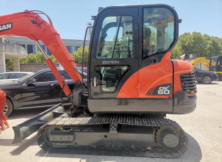 Doosan DX60 - Mini ekskavatorius: foto 3 Doosan DX60 - Mini ekskavatorius: foto 3
