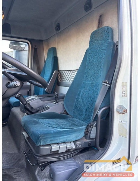 DAF FA LF45.150 4 paards, laadlift. Horsetruck NL truck - Sunkvežimis žirgams vežti: foto 3 DAF FA LF45.150 4 paards, laadlift. Horsetruck NL truck - Sunkvežimis žirgams vežti: foto 3