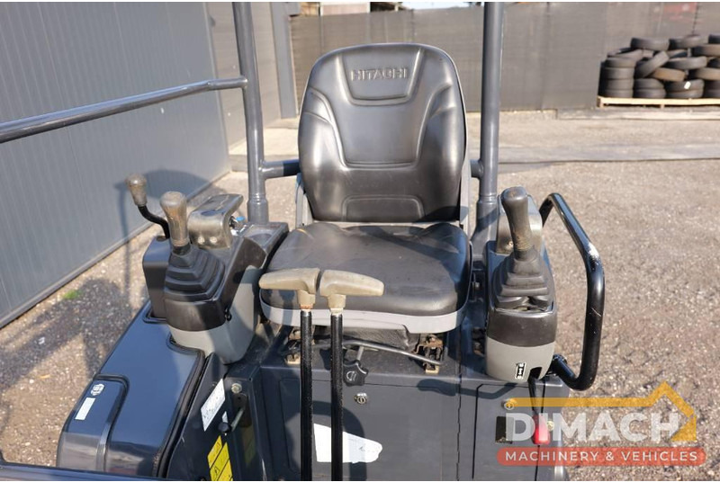 Hitachi ZX 17 CW05 hydraulische snelwissel - Mini ekskavatorius: foto 4 Hitachi ZX 17 CW05 hydraulische snelwissel - Mini ekskavatorius: foto 4