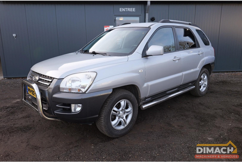Kia Sportage 1.9L benzine - NL auto - winterbanden - apk 20-7-26 - Visureigis: foto 1 Kia Sportage 1.9L benzine - NL auto - winterbanden - apk 20-7-26 - Visureigis: foto 1