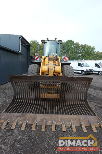 Liebherr L556 Like new!! Airco, quick coupler, skeleton bucket with teeths - Ratinis krautuvas: foto 4 Liebherr L556 Like new!! Airco, quick coupler, skeleton bucket with teeths - Ratinis krautuvas: foto 4