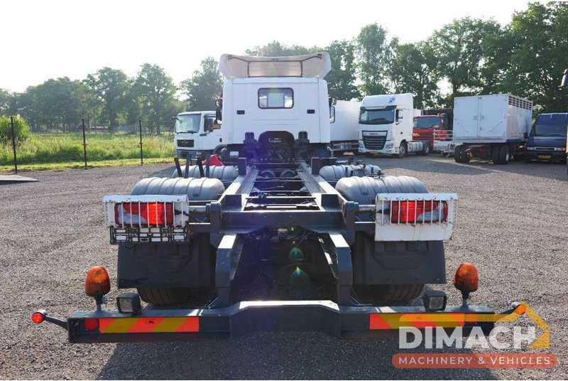 Scania P230 P 230 Euro 5 6x2*4 TOP!! Retarder right hand steer - Važiuoklės sunkvežimis: foto 4 Scania P230 P 230 Euro 5 6x2*4 TOP!! Retarder right hand steer - Važiuoklės sunkvežimis: foto 4
