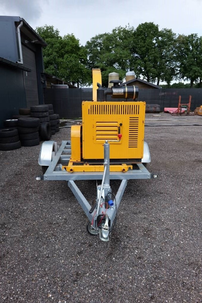 Shengmiao Hc6140 new wood chipper with trailer!! - Medienos smulkintuvas: foto 4 Shengmiao Hc6140 new wood chipper with trailer!! - Medienos smulkintuvas: foto 4