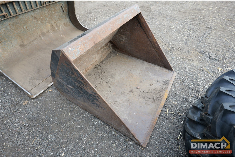 Striegel 150 DYA minishovel met 2 bakken en palletvorken en extra banden - Krautuvas: foto 3 Striegel 150 DYA minishovel met 2 bakken en palletvorken en extra banden - Krautuvas: foto 3