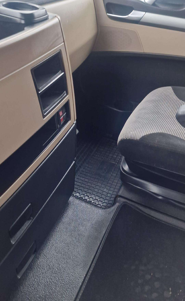 Konteineris-vežimus/ Sukeisti kūną sunkvežimis MAN TGX 26.420: foto 11