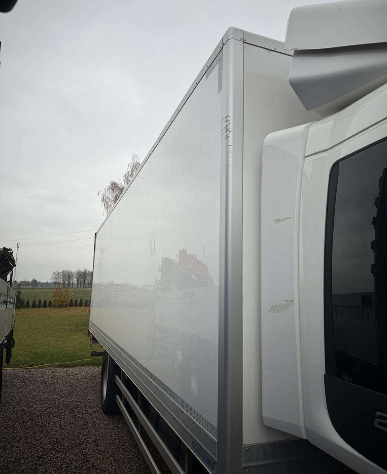 Volvo Kėbulas - Furgonas sunkvežimis: foto 5 Volvo Kėbulas - Furgonas sunkvežimis: foto 5