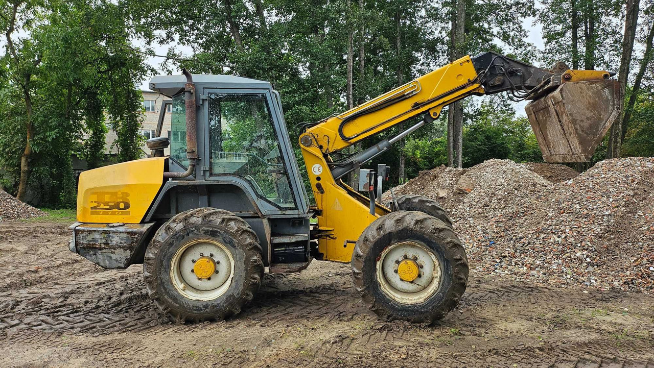 Ładowarka teleskopowa MATBRO TR250-110 Powershift jcb - Teleskopinis ratinis krautuvas: foto 1 Ładowarka teleskopowa MATBRO TR250-110 Powershift jcb - Teleskopinis ratinis krautuvas: foto 1