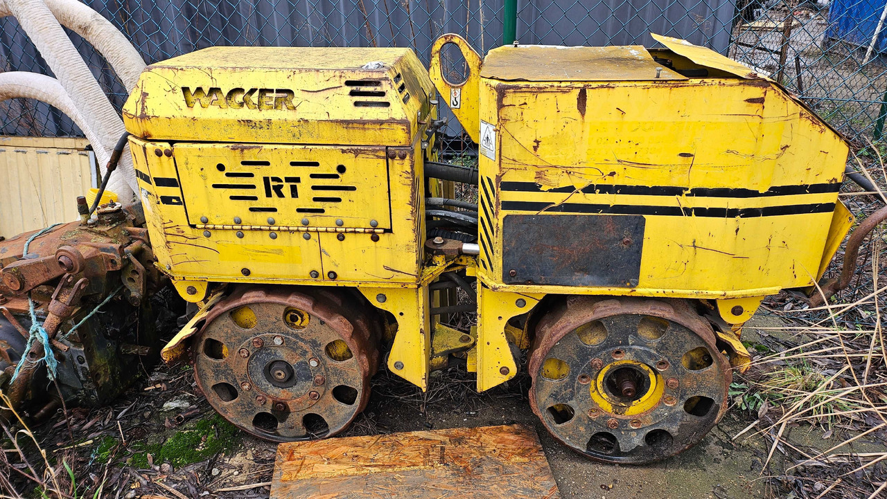 Walec WACKER RT820 silnik kręci ale nie odpala - Mini volas: foto 1 Walec WACKER RT820 silnik kręci ale nie odpala - Mini volas: foto 1