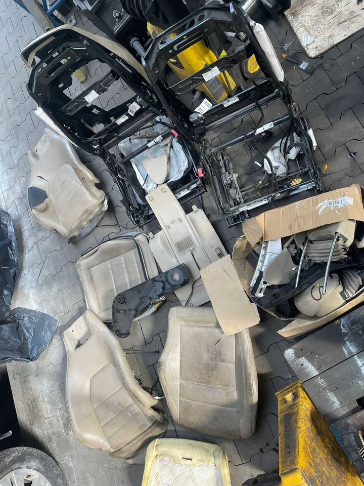 Fotele do Mercedes W 207 kabrio - Sėdynė - Lengvasis automobilis: foto 2 Fotele do Mercedes W 207 kabrio - Sėdynė - Lengvasis automobilis: foto 2