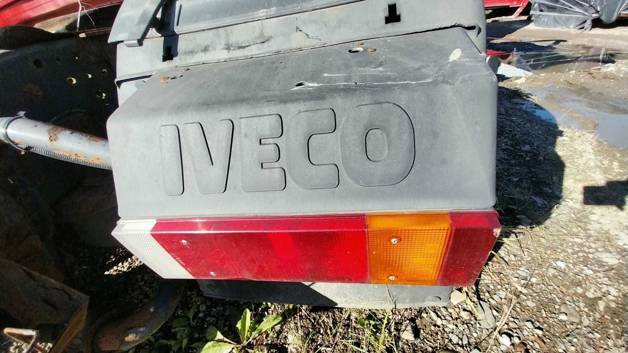 Lampa tylna prawa na belkę IVECO STRALIS EURO 5 - Galinis žibintas - Sunkvežimis: foto 1 Lampa tylna prawa na belkę IVECO STRALIS EURO 5 - Galinis žibintas - Sunkvežimis: foto 1